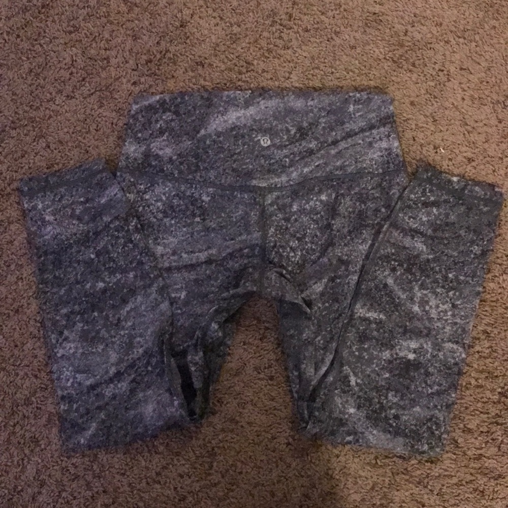 LIKE NEW Lululemon Aligns 7/8